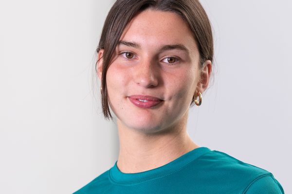 Head and shoulders photo of DAUK Substack lead Dr Maya Machesney