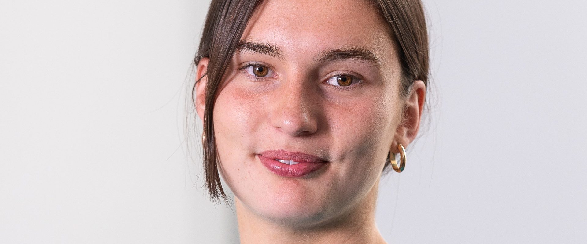 Head and shoulders photo of DAUK Substack lead Dr Maya Machesney